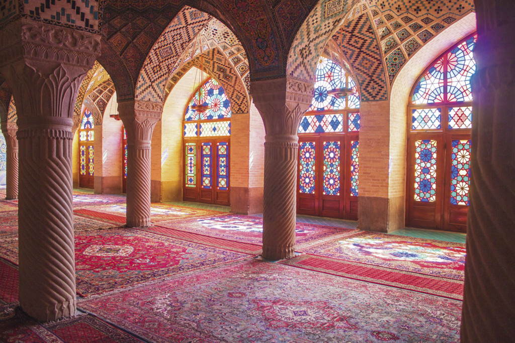 Innenraum der Nassir Al Molk Moschee in Shiraz